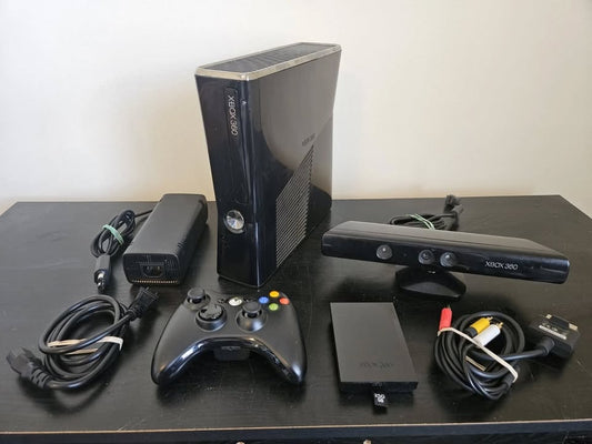 Xbox 360 Slim + Kinect Bundle